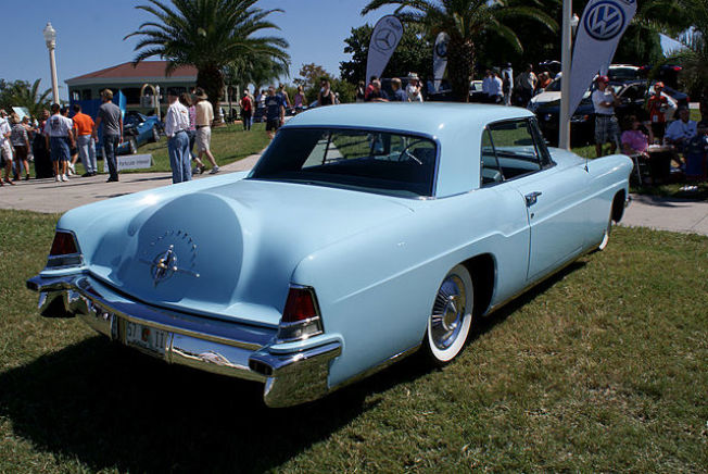 1957年份Continental Mark II。（维基百科）