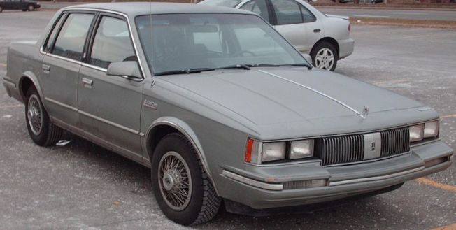 Oldsmobile Cutlass。（维基百科）